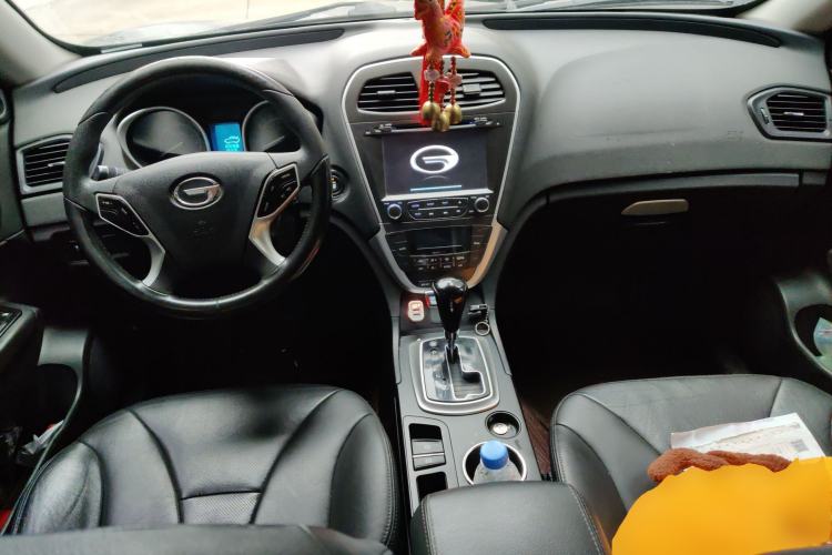 Used GAC Trumpchi GS5 2014 2.0L Automatic Two-Wheel Drive Anniversary Value Edition Center Console