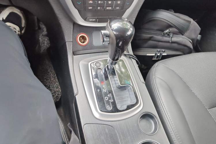 Used GAC Trumpchi GS5 2014 2.0L Automatic Two-Wheel Drive Deluxe Edition Gear Lever