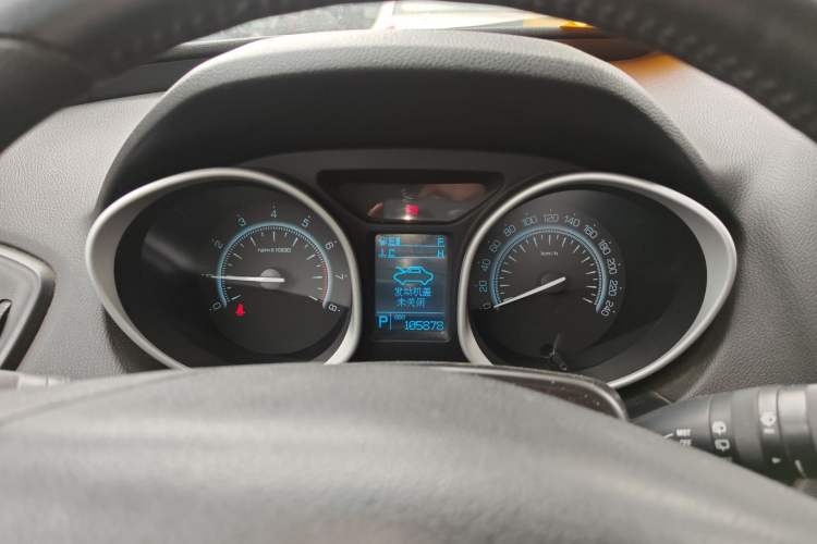 Used GAC Trumpchi GS5 2014 2.0L Automatic Two-Wheel Drive Deluxe Edition Instrument Cluster