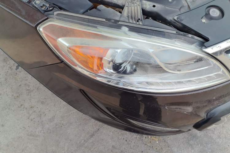 Used GAC Trumpchi GS5 2014 2.0L Automatic Two-Wheel Drive Anniversary Value Edition Right Front Headlight