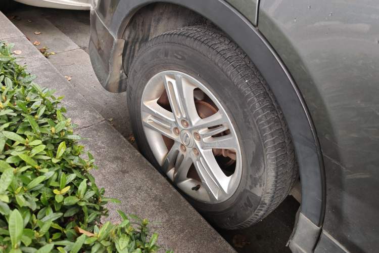 Used GAC Trumpchi GS5 2014 2.0L Automatic Two-Wheel Drive Deluxe Edition Right Rear Wheel Hub