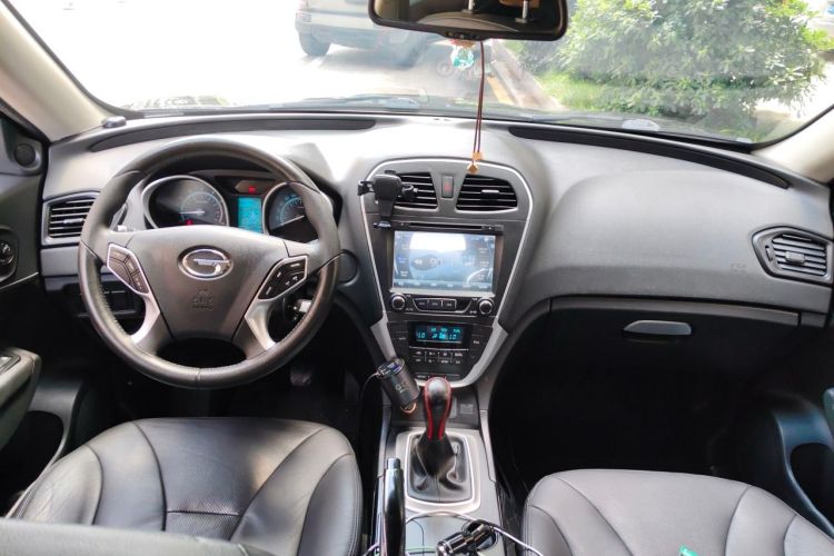 Used GAC Trumpchi GS5 2014 2.0L Manual Two-Wheel Drive Anniversary Value Edition Center Console