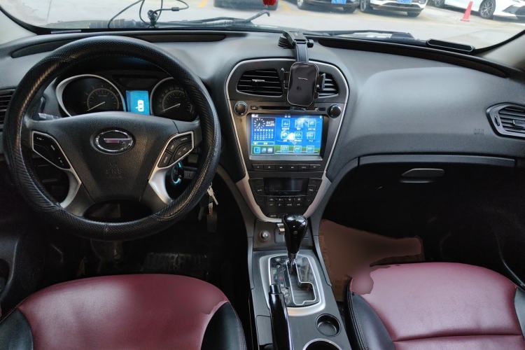 Used GAC Trumpchi GS5 2014 1.8T Automatic Two-Wheel Drive Supreme Edition Center Console