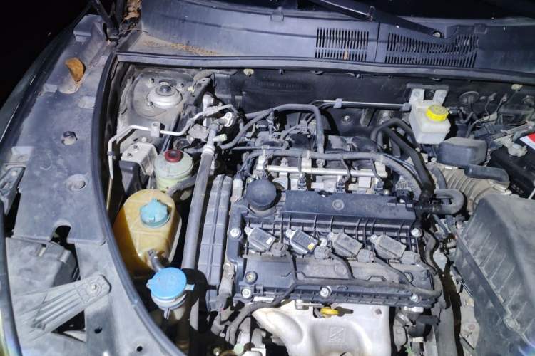 Used GAC Trumpchi GS5 2014 2.0L Automatic Two-Wheel Drive Anniversary Value Edition Engine Bay Right