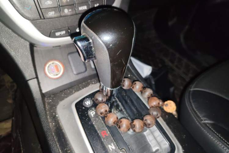 Used GAC Trumpchi GS5 2014 2.0L Automatic Two-Wheel Drive Anniversary Value Edition Gear Lever