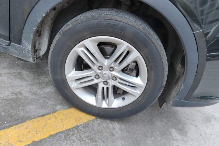 Used GAC Trumpchi GS5 2014 1.8T Automatic Two-Wheel Drive Supreme Edition Right Front Wheel Hub