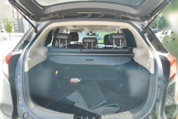 Used GAC Trumpchi GS5 2014 2.0L Manual Two-Wheel Drive Anniversary Value Edition Trunk
