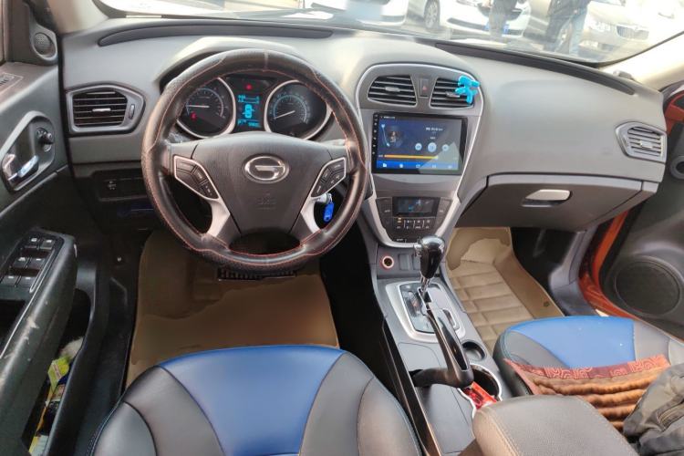 Used GAC Trumpchi GS5 2014 2.0L Automatic Two-Wheel Drive Deluxe Edition Center Console