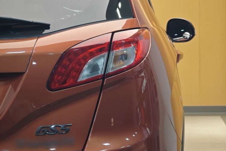 Used GAC Trumpchi GS5 2014 2.0L Automatic Two-Wheel Drive Anniversary Value Edition Exterior 2