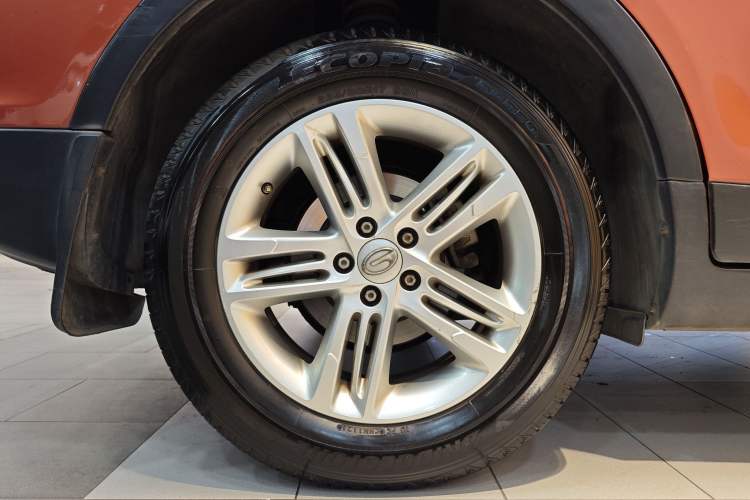 Used GAC Trumpchi GS5 2014 2.0L Automatic Two-Wheel Drive Anniversary Value Edition Exterior 5