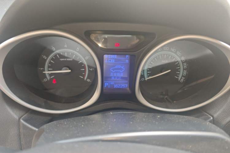 Used GAC Trumpchi GS5 2014 2.0L Automatic Two-Wheel Drive Deluxe Edition Instrument Cluster