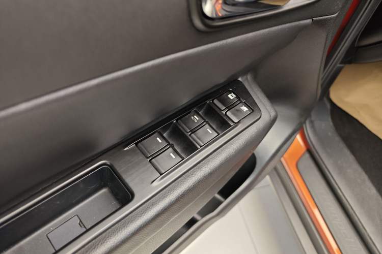 Used GAC Trumpchi GS5 2014 2.0L Automatic Two-Wheel Drive Anniversary Value Edition Interior 11