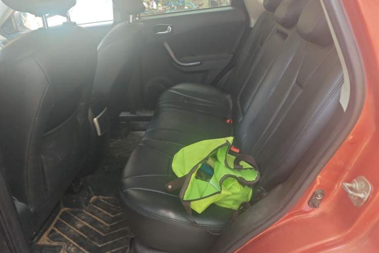 Used GAC Trumpchi GS5 2014 2.0L Automatic Two-Wheel Drive Deluxe Edition Left Rear Seat