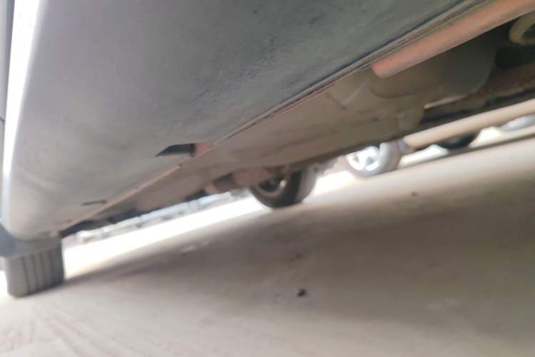 Used GAC Trumpchi GS5 2014 2.0L Automatic Two-Wheel Drive Deluxe Edition Left Side Sill