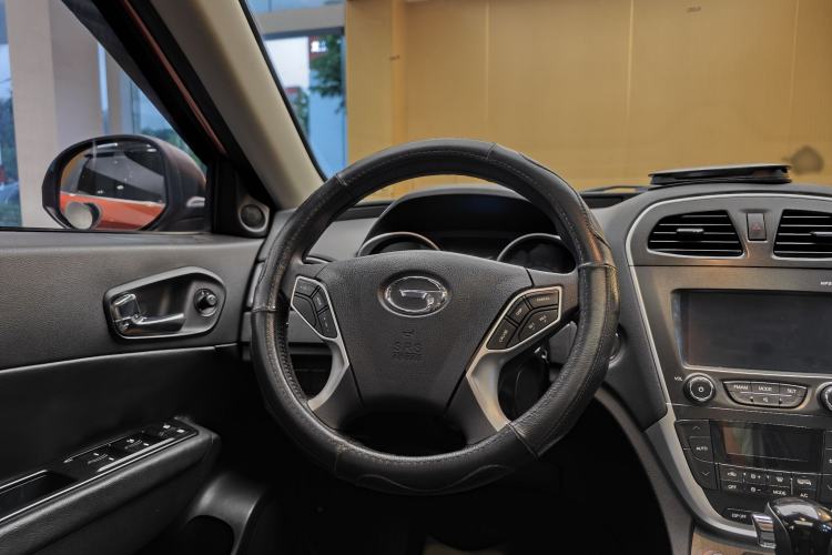 Used GAC Trumpchi GS5 2014 2.0L Automatic Two-Wheel Drive Anniversary Value Edition Steering Wheel