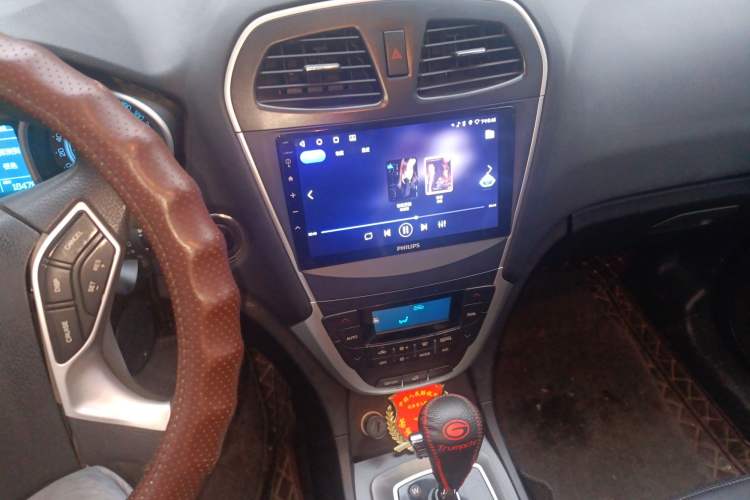 Used GAC Trumpchi GS5 2014 2.0L Automatic Two-Wheel Drive Anniversary Value Edition Audio And AC Panel