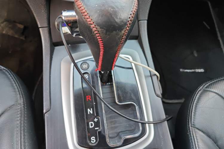 Used GAC Trumpchi GS5 2014 2.0L Automatic Two-Wheel Drive Anniversary Value Edition Gear Lever