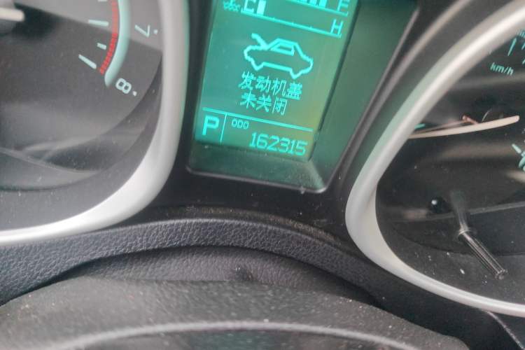 Used GAC Trumpchi GS5 2014 2.0L Automatic Two-Wheel Drive Deluxe Edition Odometer Close Up