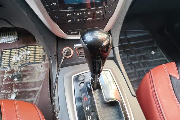 Used GAC Trumpchi GS5 2014 2.0L Automatic Two-Wheel Drive Anniversary Value Edition Gear Lever