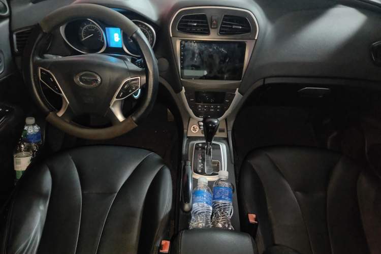 Used GAC Trumpchi GS5 2014 2.0L Automatic Two-Wheel Drive Deluxe Edition Interior 4