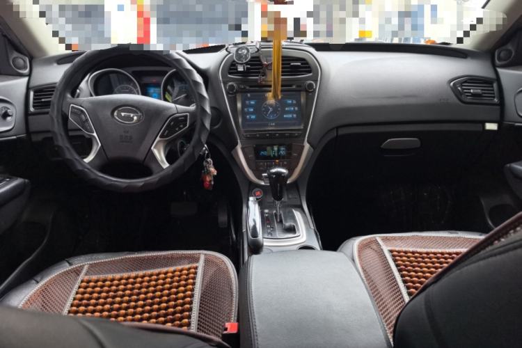 Used GAC Trumpchi GS5 2014 2.0L Automatic Two-Wheel Drive Deluxe Edition Center Console