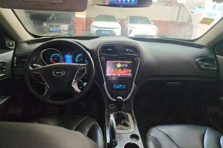 Used GAC Trumpchi GS5 2014 2.0L Manual Two-Wheel Drive Anniversary Value Edition Center Console