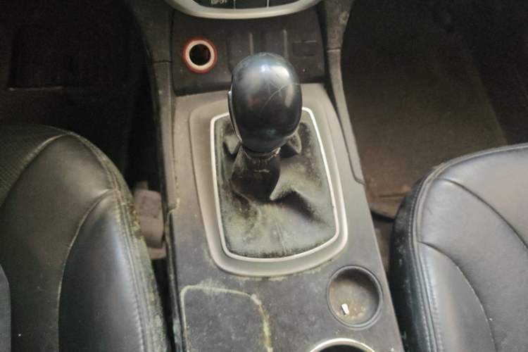 Used GAC Trumpchi GS5 2014 2.0L Manual Two-Wheel Drive Anniversary Value Edition Gear Lever