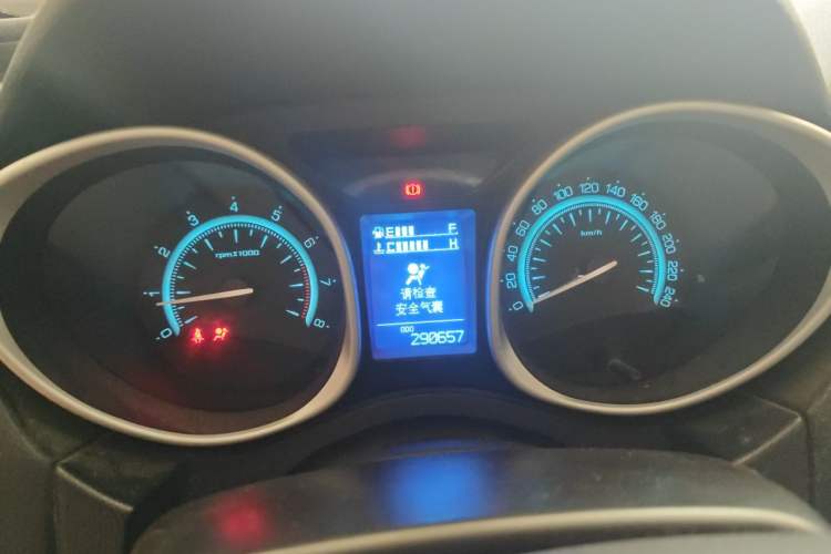 Used GAC Trumpchi GS5 2014 2.0L Manual Two-Wheel Drive Anniversary Value Edition Instrument Cluster