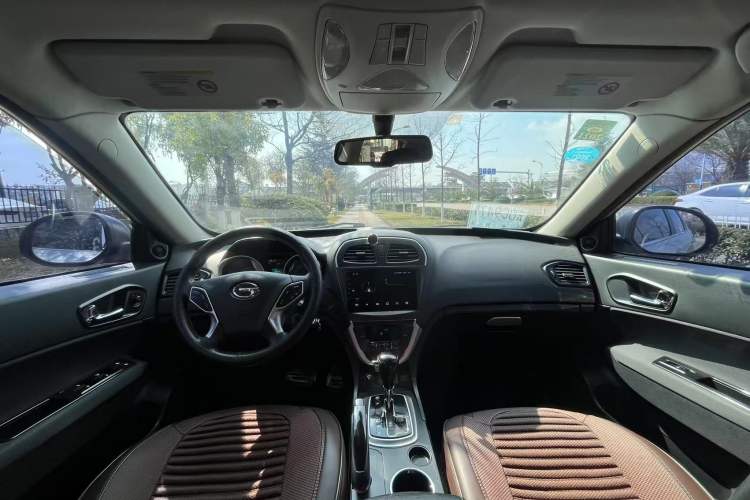 Used GAC Trumpchi GS5 2014 2.0L Automatic Two-Wheel Drive Deluxe Edition Interior 2