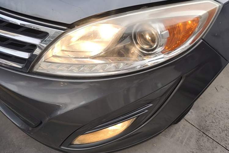 Used GAC Trumpchi GS5 2014 2.0L Automatic Two-Wheel Drive Deluxe Edition Left Front Headlight