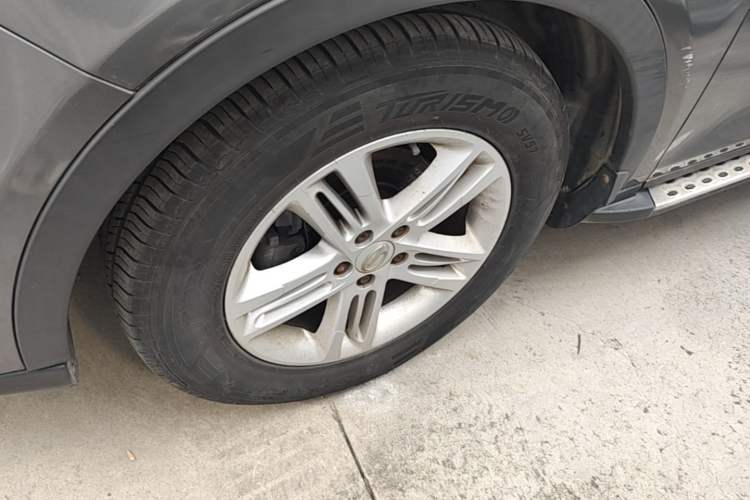 Used GAC Trumpchi GS5 2014 2.0L Automatic Two-Wheel Drive Deluxe Edition Left Front Wheel Hub