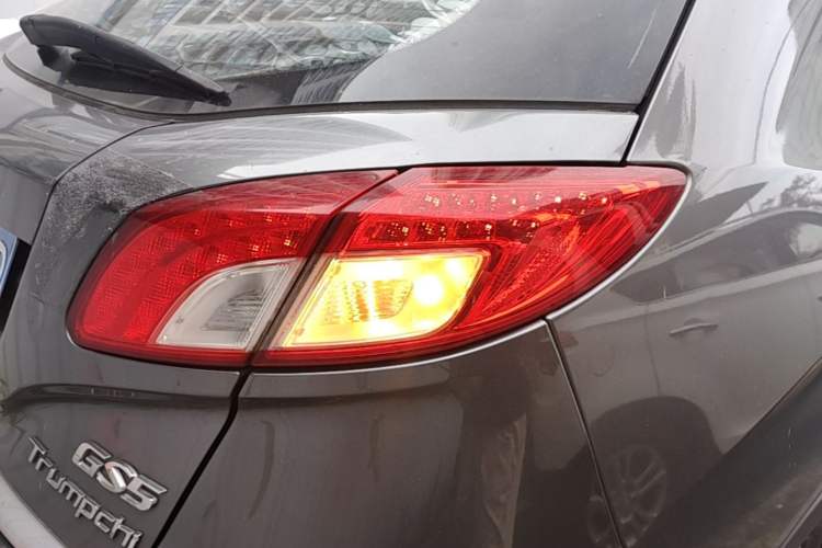 Used GAC Trumpchi GS5 2014 2.0L Automatic Two-Wheel Drive Deluxe Edition Right Rear Taillight