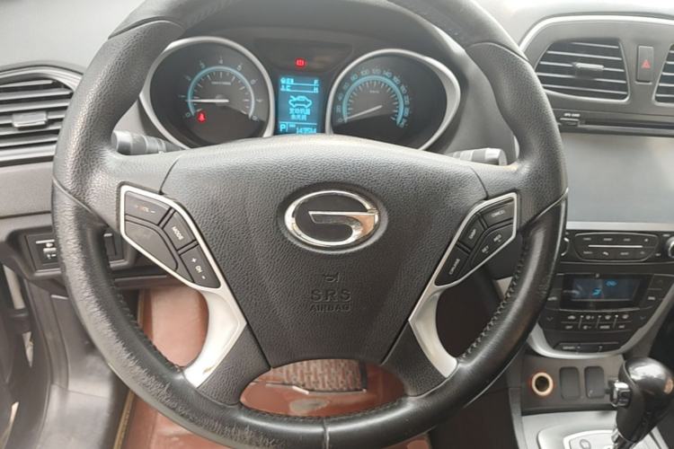 Used GAC Trumpchi GS5 2014 2.0L Automatic Two-Wheel Drive Deluxe Edition Steering Wheel