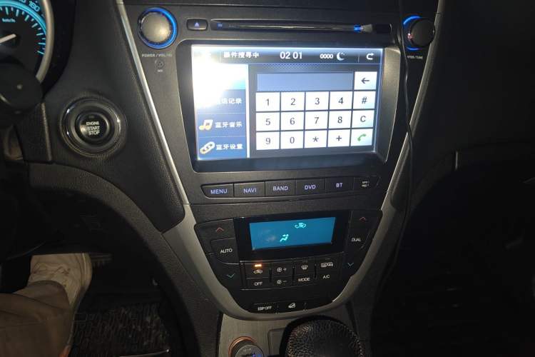 Used GAC Trumpchi GS5 2014 2.0L Automatic Two-Wheel Drive Anniversary Value Edition Audio And AC Panel