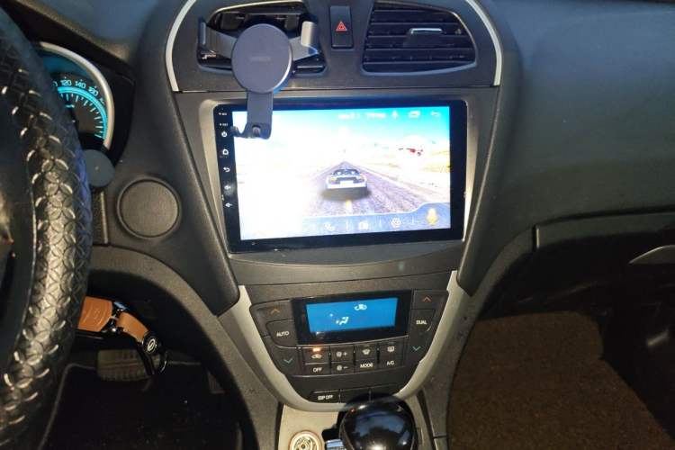 Used GAC Trumpchi GS5 2014 2.0L Automatic Two-Wheel Drive Deluxe Edition Audio And AC Panel