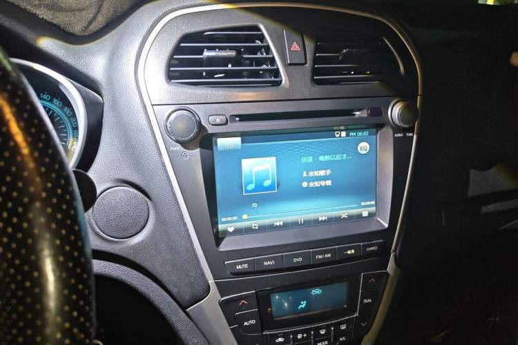Used GAC Trumpchi GS5 2014 1.8T Automatic Two-Wheel Drive Supreme Edition Audio And AC Panel