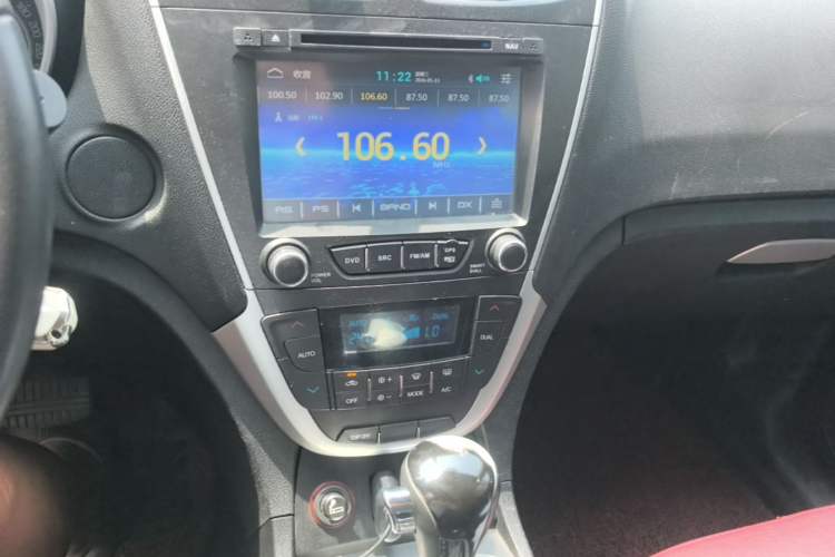 Used GAC Trumpchi GS5 2014 2.0L Automatic Two-Wheel Drive Deluxe Edition Audio And AC Panel
