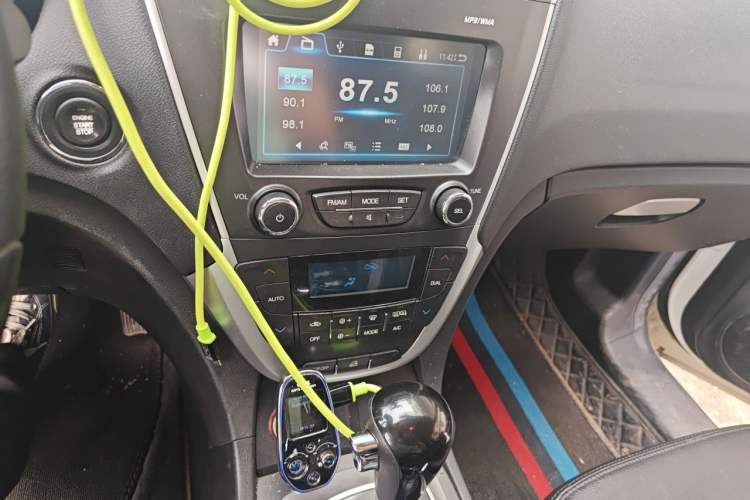 Used GAC Trumpchi GS5 2014 2.0L Automatic Two-Wheel Drive Anniversary Value Edition Audio And AC Panel