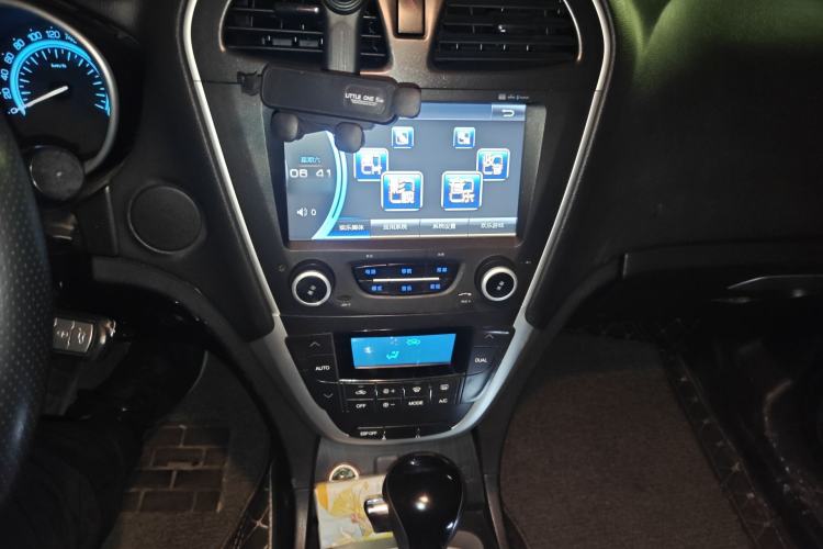 Used GAC Trumpchi GS5 2014 2.0L Automatic Two-Wheel Drive Deluxe Edition Audio And AC Panel