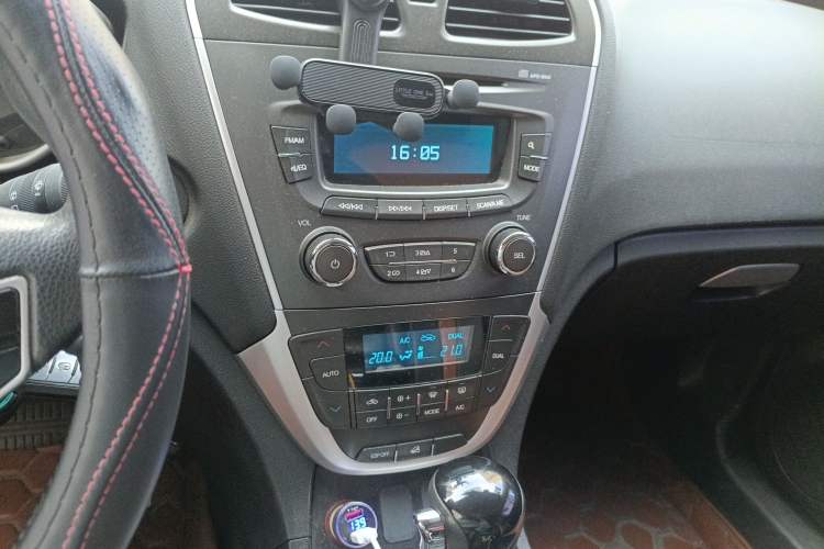 Used GAC Trumpchi GS5 2014 1.8T Automatic Two-Wheel Drive Supreme Edition Audio And AC Panel