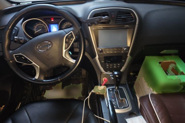Used GAC Trumpchi GS5 2014 2.0L Automatic Two-Wheel Drive Deluxe Edition Center Console