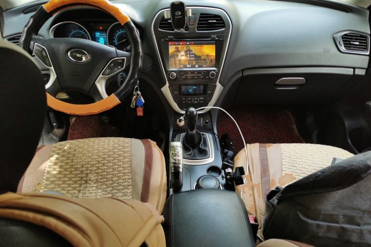 Used GAC Trumpchi GS5 2014 2.0L Manual Two-Wheel Drive Anniversary Value Edition Center Console