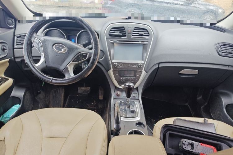 Used GAC Trumpchi GS5 2014 2.0L Automatic Two-Wheel Drive Deluxe Edition Center Console