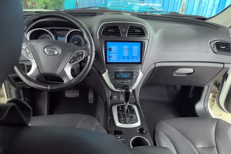 Used GAC Trumpchi GS5 2014 2.0L Automatic Two-Wheel Drive Anniversary Value Edition Center Console