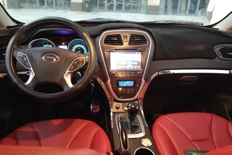 Used GAC Trumpchi GS5 2014 2.0L Automatic Two-Wheel Drive Deluxe Edition Center Console