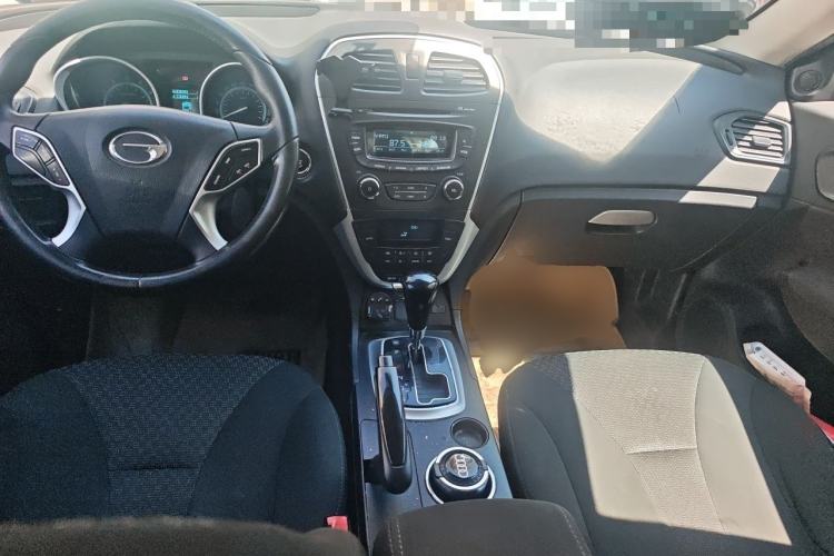 Used GAC Trumpchi GS5 2014 2.0L Automatic Two-Wheel Drive Deluxe Edition Center Console