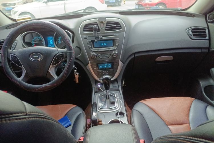 Used GAC Trumpchi GS5 2014 1.8T Automatic Two-Wheel Drive Supreme Edition Center Console