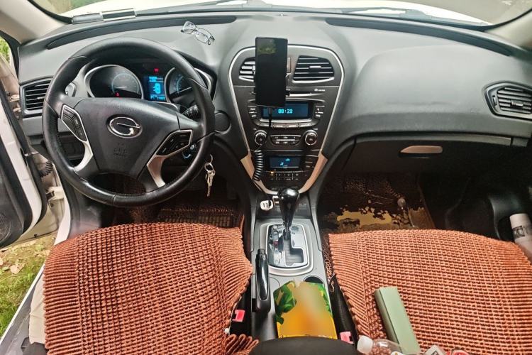 Used GAC Trumpchi GS5 2014 2.0L Automatic Two-Wheel Drive Deluxe Edition Center Console