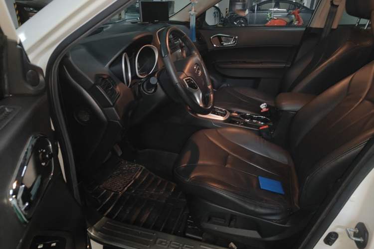 Used GAC Trumpchi GS5 2014 2.0L Automatic Two-Wheel Drive Anniversary Value Edition Driver Seat