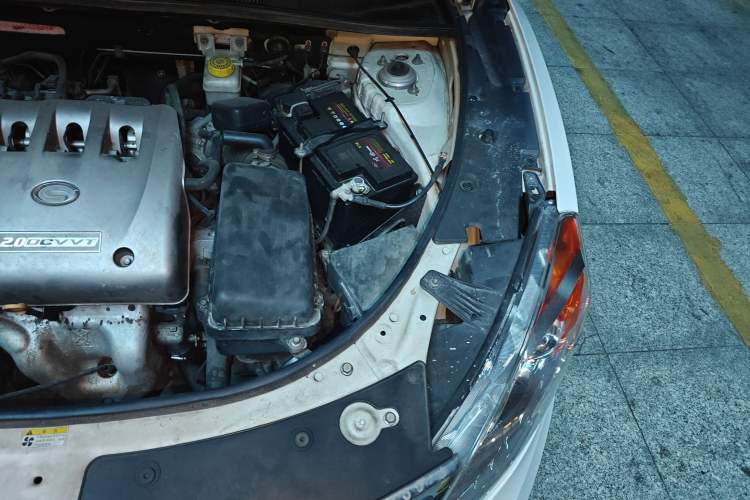 Used GAC Trumpchi GS5 2014 2.0L Automatic Two-Wheel Drive Anniversary Value Edition Engine Bay Left